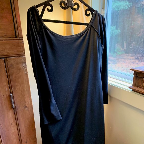 Dress, Le Château, fine jersey, black, all lining, Medium, deep boat neckline. - Picture 5 of 10